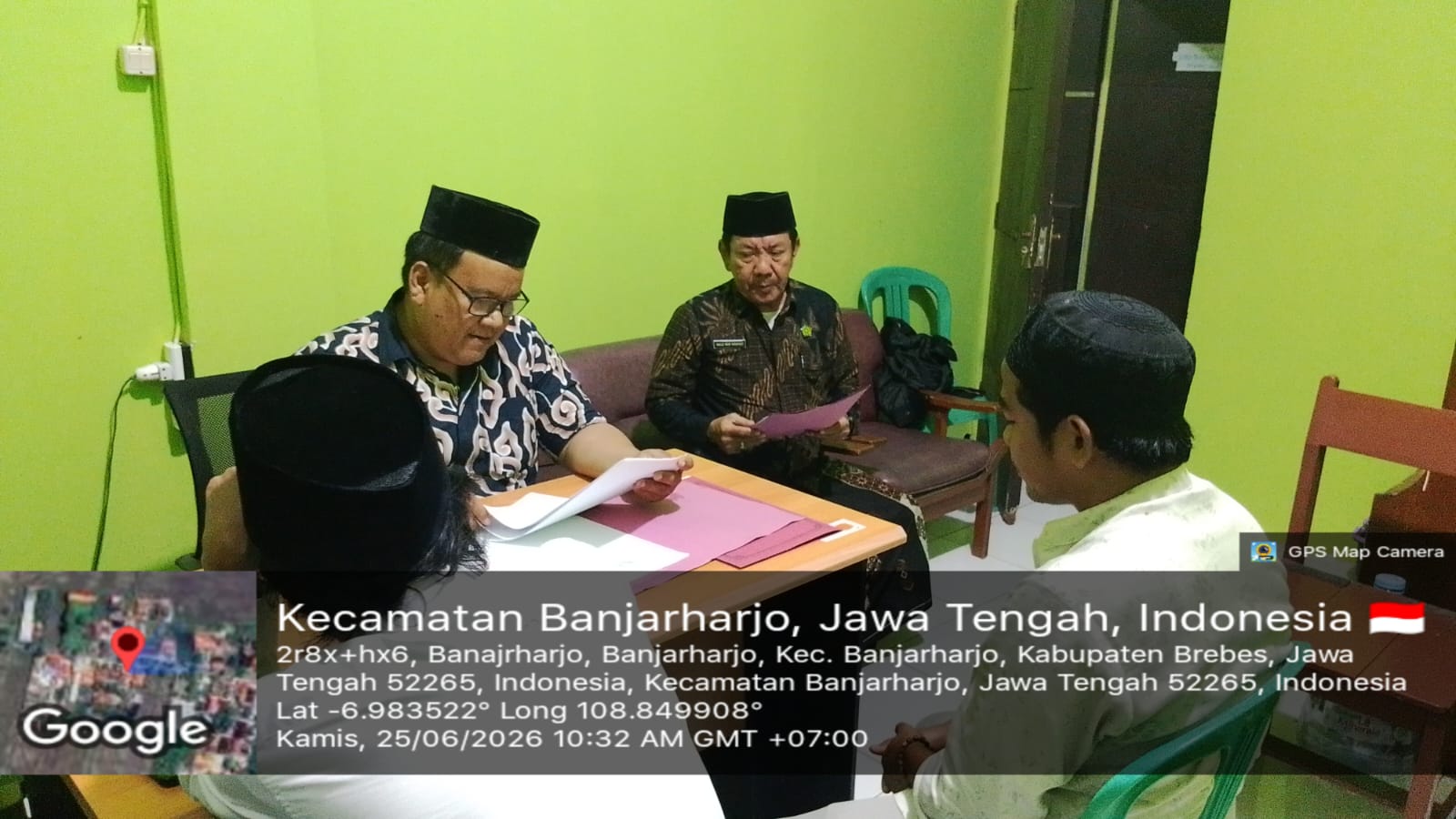 Mengalirkan Kebaikan Tanpa Batas, Ikrar Wakaf untu